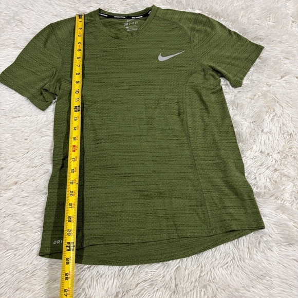 The NIKE Tee Dri Fit Legend Crossdye Short Sleeve Heathered Shirt Crew Neck S - Picture 5 of 11